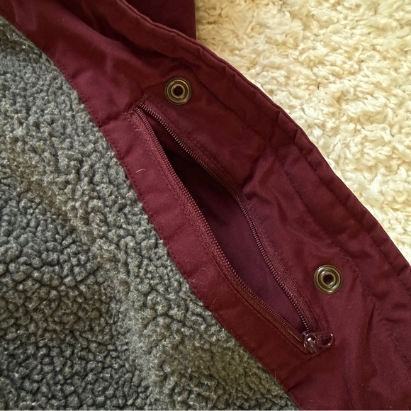 Fjallraven Vintage Women’s Deep Cranberry Raven Jacket. Size Large. Fair Shape! - Picture 14 of 16